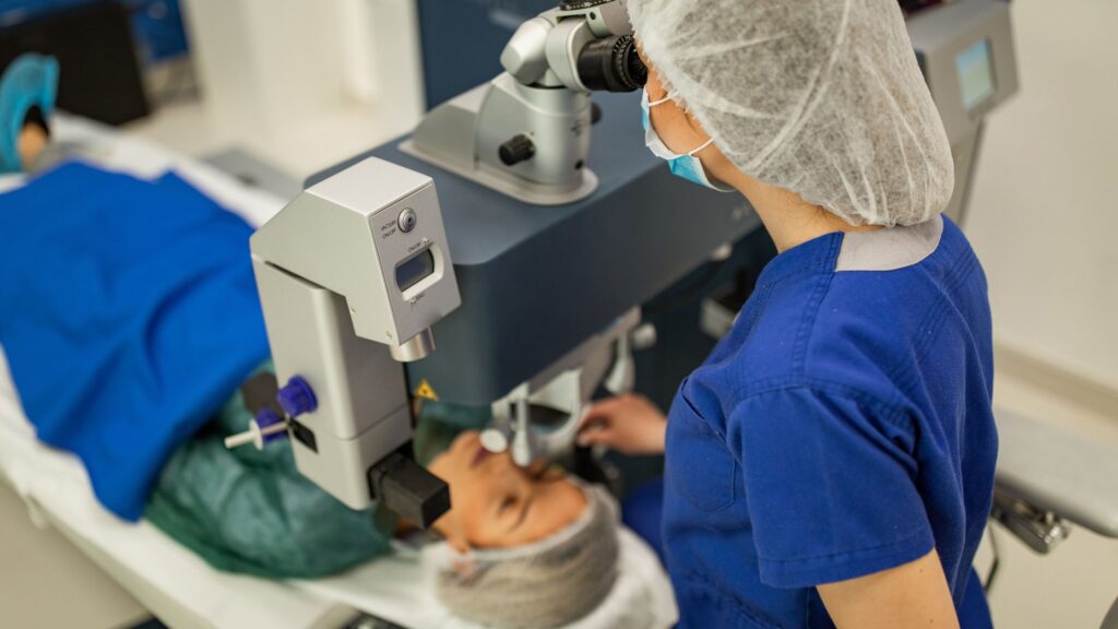 How to Choose Best Eye Doctor in Bangalore